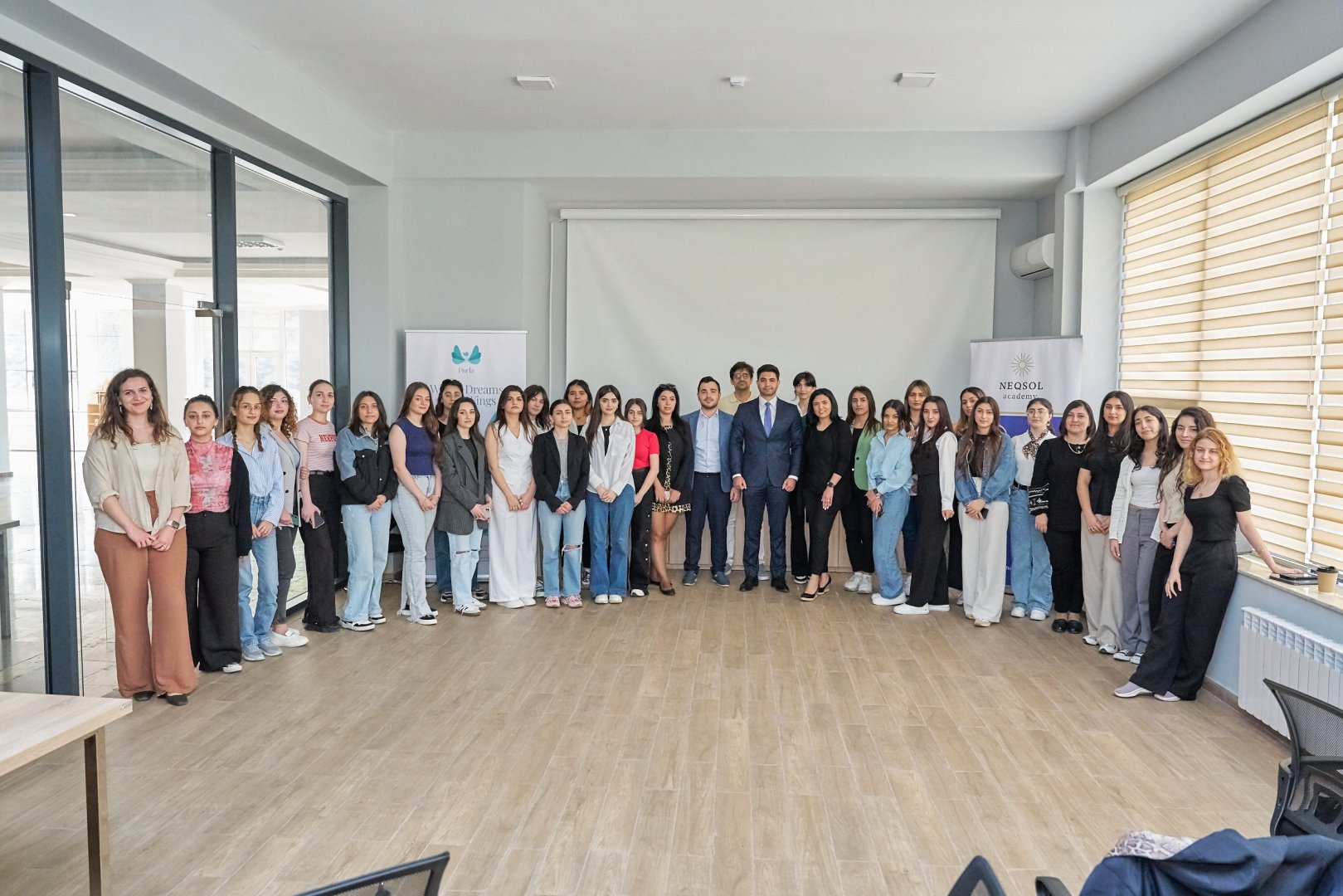 NEQSOL Holding “Parla” təqaüd proqramı üçün xaricdə təhsil üzrə master-klas keçirib