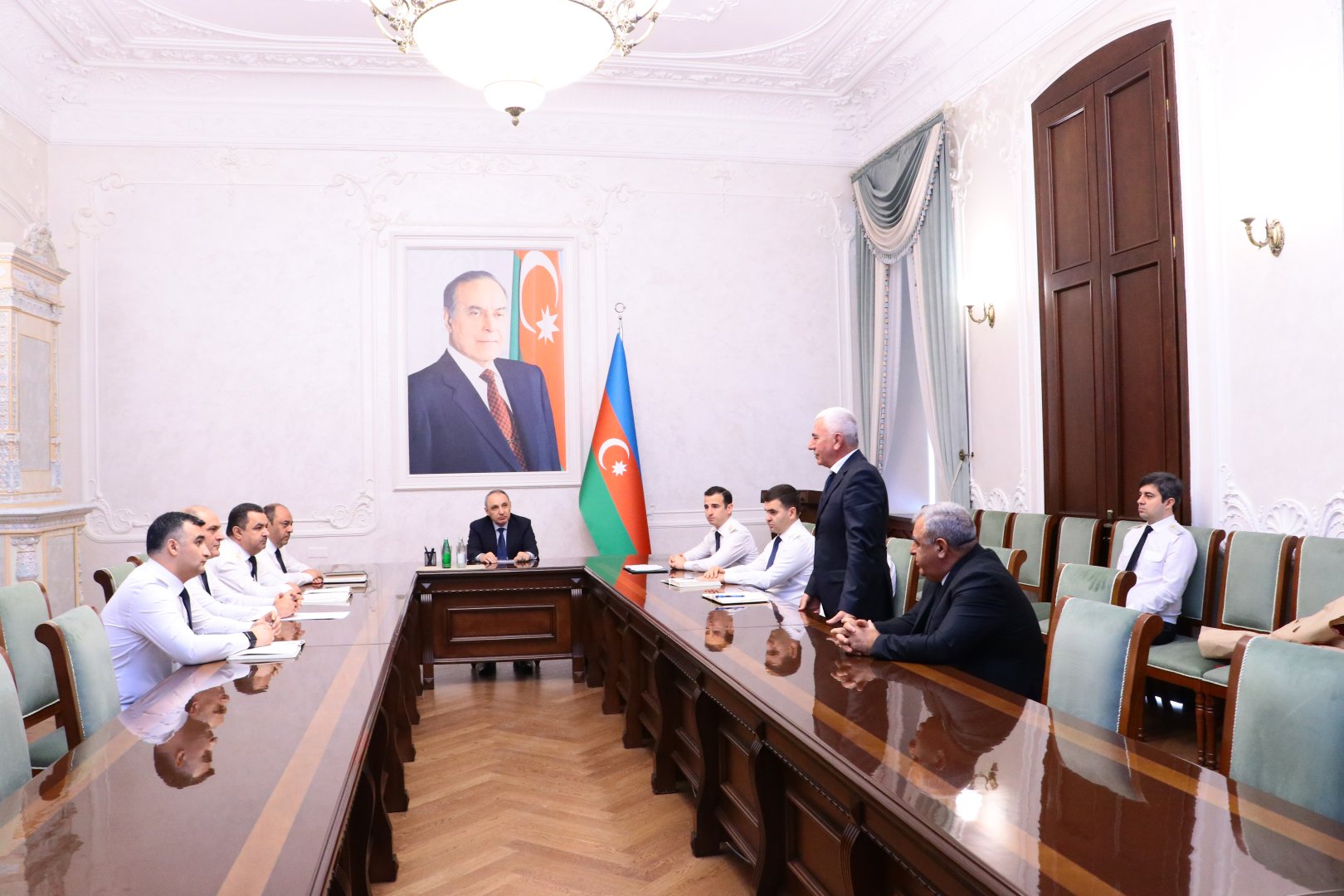 Yaş həddinə görə Baş Prokurorluğun 2 yüksək vəzifəli əməkdaşının qulluq keçmələrinə xitam verilib (FOTO)