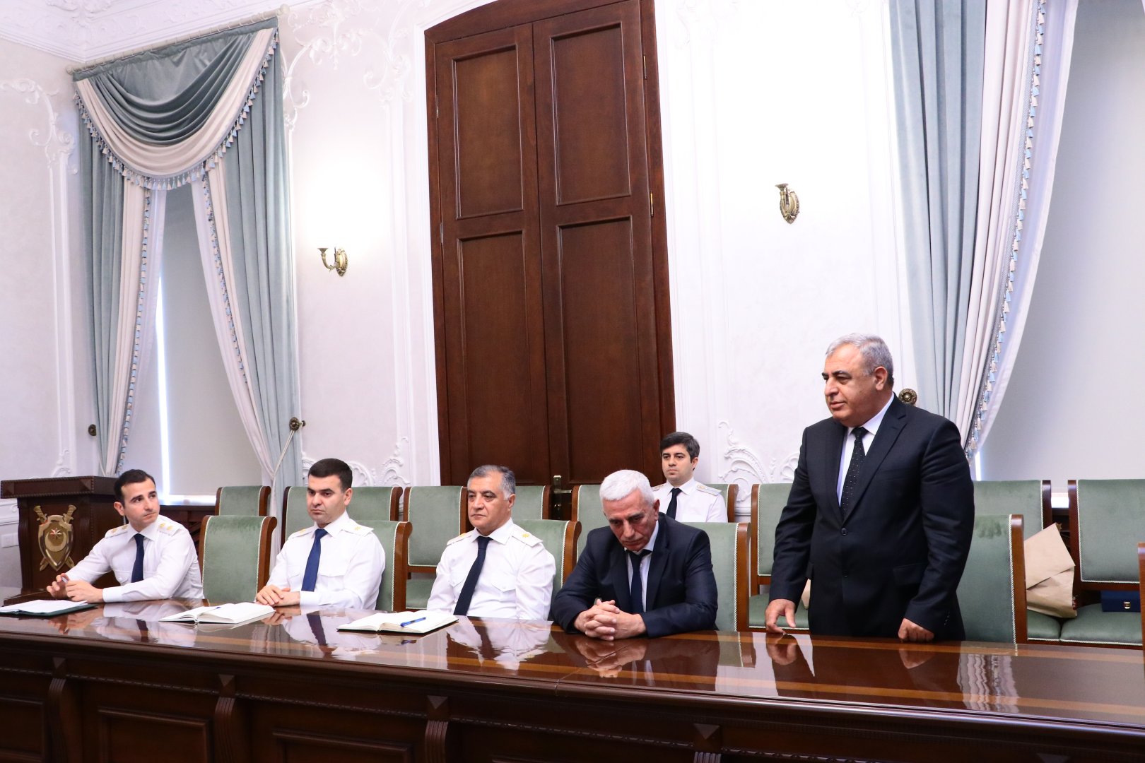 Yaş həddinə görə Baş Prokurorluğun 2 yüksək vəzifəli əməkdaşının qulluq keçmələrinə xitam verilib (FOTO)