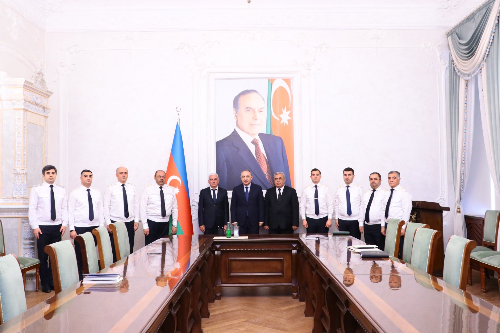 Yaş həddinə görə Baş Prokurorluğun 2 yüksək vəzifəli əməkdaşının qulluq keçmələrinə xitam verilib (FOTO)