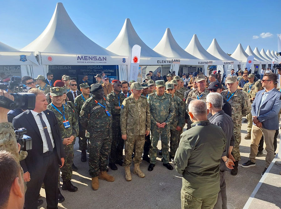 Müdafiə Nazirliyinin rəhbər heyətinin Türkiyəyə işgüzar səfəri davam edir (FOTO)