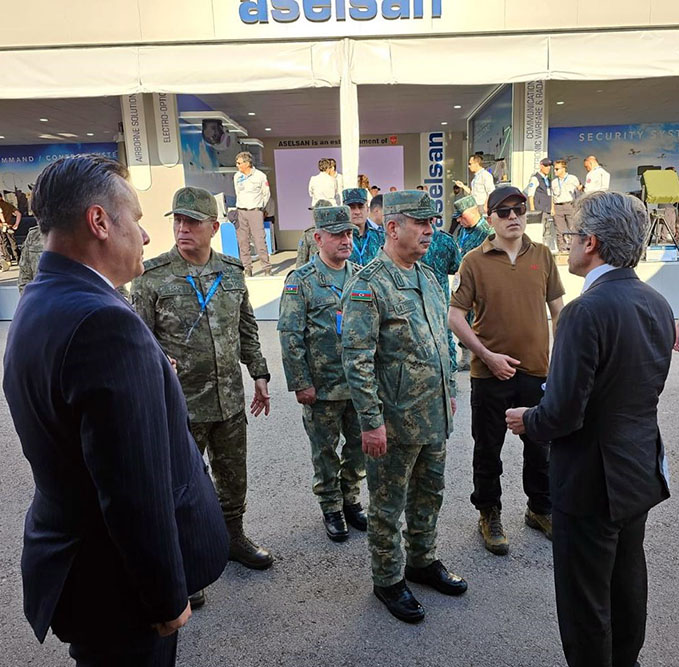 Müdafiə Nazirliyinin rəhbər heyətinin Türkiyəyə işgüzar səfəri davam edir (FOTO)