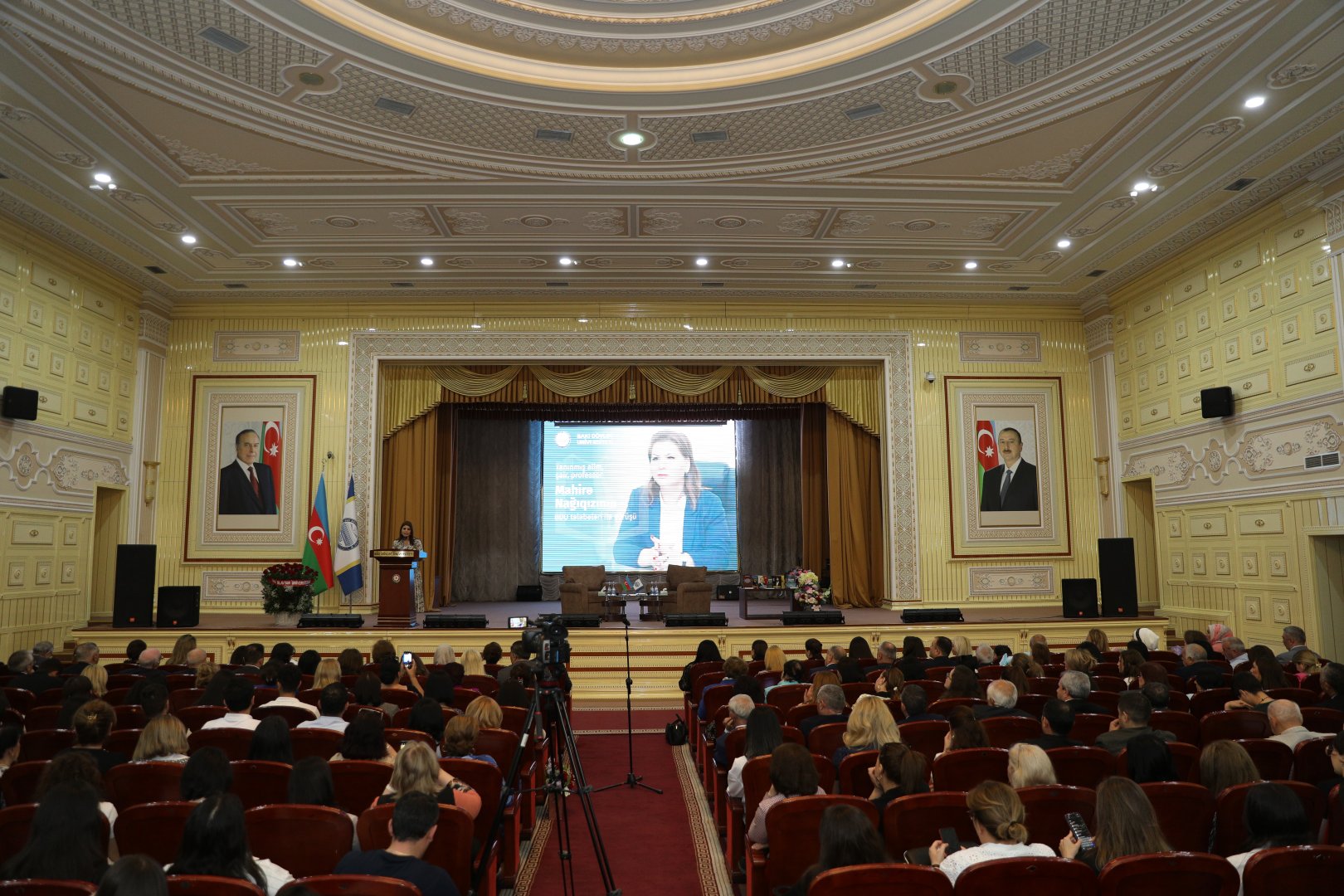 BDU-da tanınmış alim, şair, professor Mahirə Nağıqızı ilə görüş