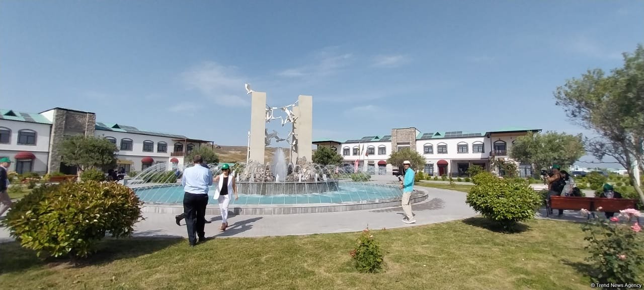 Xarici qonaqlar Zəngilanda bərpa işləri ilə tanış olublar (FOTO)