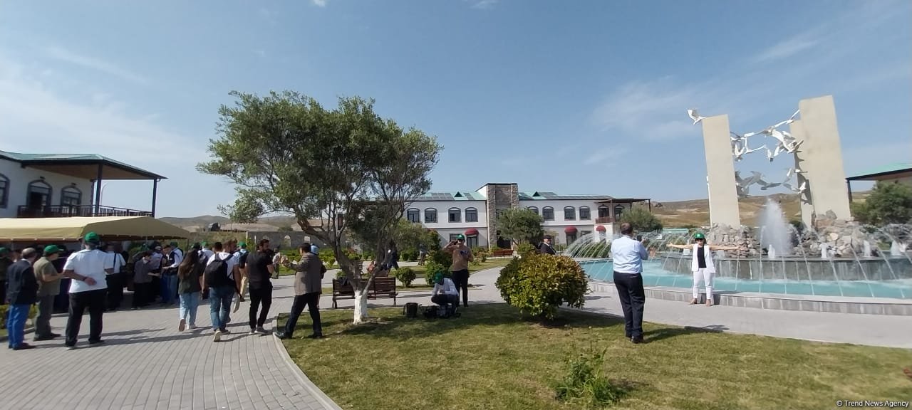 Xarici qonaqlar Zəngilanda bərpa işləri ilə tanış olublar (FOTO)