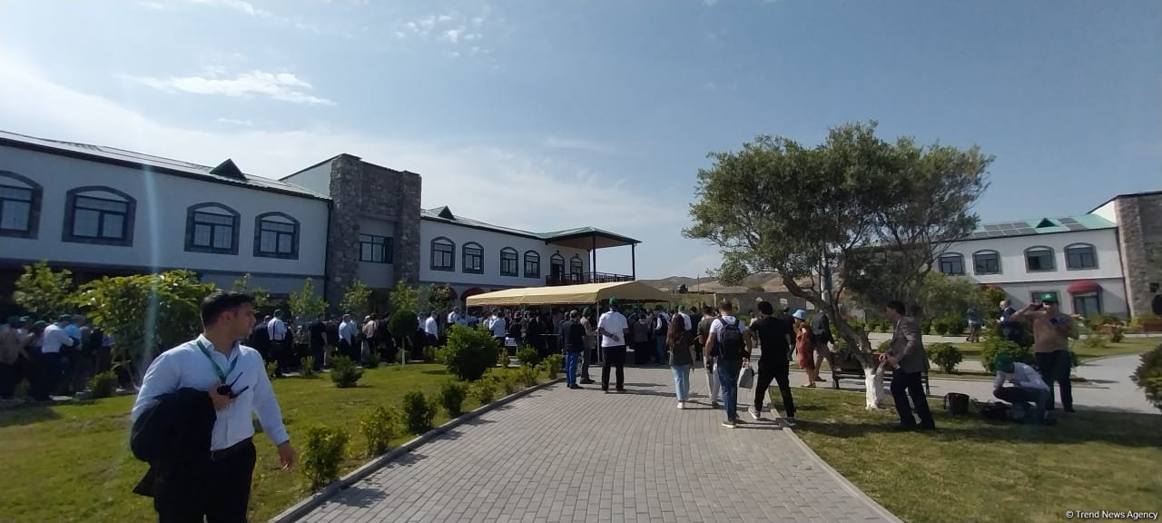 Xarici qonaqlar Zəngilanda bərpa işləri ilə tanış olublar (FOTO)
