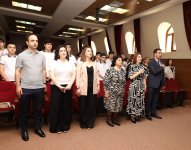 “Ana dilimiz və təhsil” layihəsi çərçivəsində 132-134 nömrəli Təhsil Kompleksində tədbir keçirilib (FOTO)