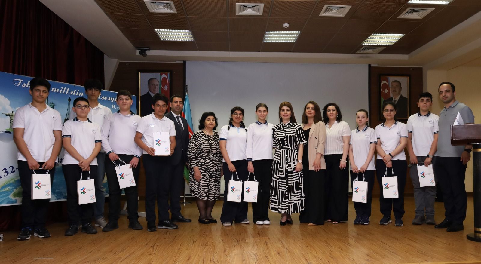 “Ana dilimiz və təhsil” layihəsi çərçivəsində 132-134 nömrəli Təhsil Kompleksində tədbir keçirilib (FOTO)