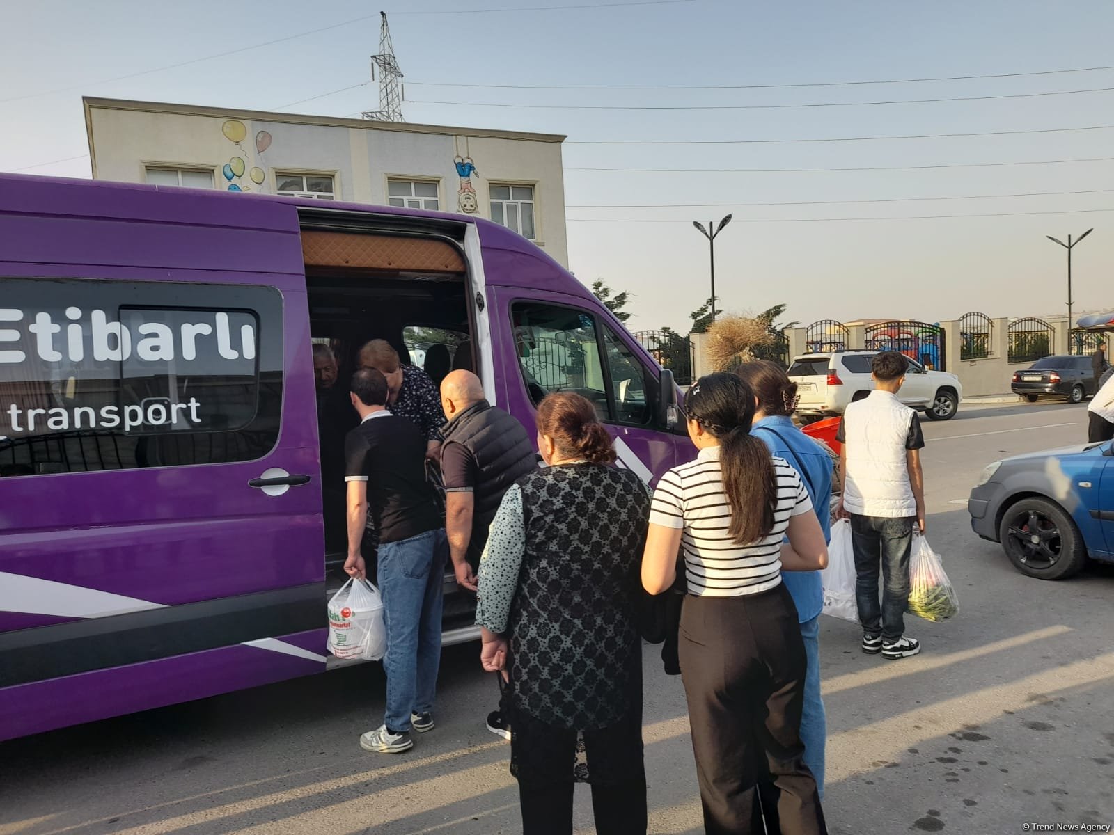 Laçın şəhərinə növbəti köç karvanı yola salınıb (FOTO)