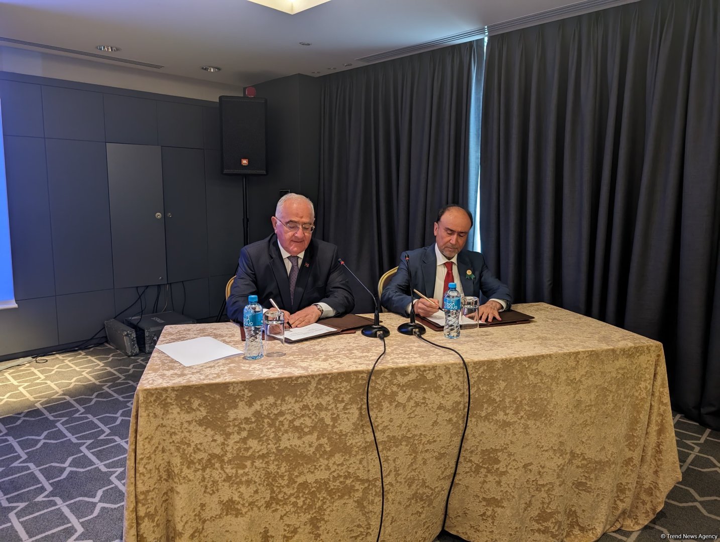 Banklar Assosiasiyası və Azərbaycan Hakimlər İttifaqı arasında əməkdaşlığa dair memorandum imzalanıb (FOTO)