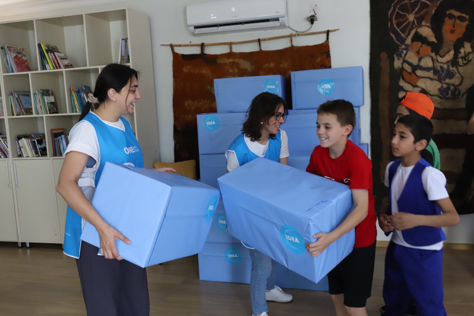 IDEA “Sevincini bölüş” kampaniyası çərçivəsində uşaqlar üçün növbəti aksiya keçirib (FOTO)