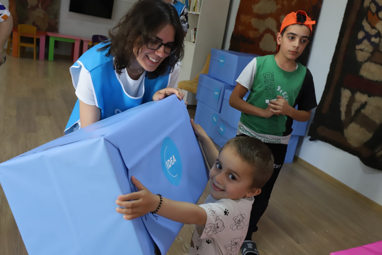 IDEA “Sevincini bölüş” kampaniyası çərçivəsində uşaqlar üçün növbəti aksiya keçirib (FOTO)