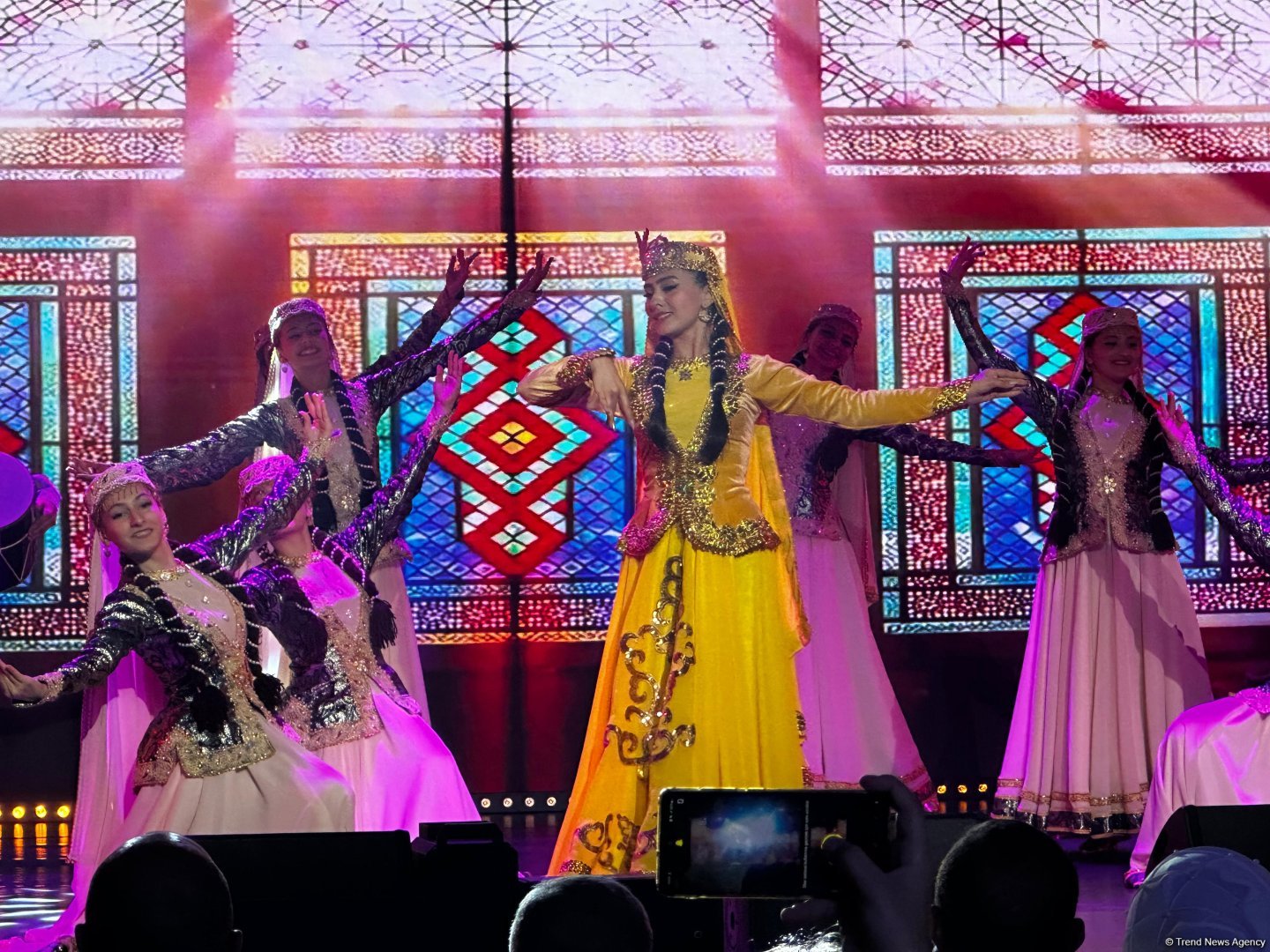 Şuşada beynəlxalq uşaq yaradıcılıq festivalı keçirilib (FOTO) (YENİLƏNİB)