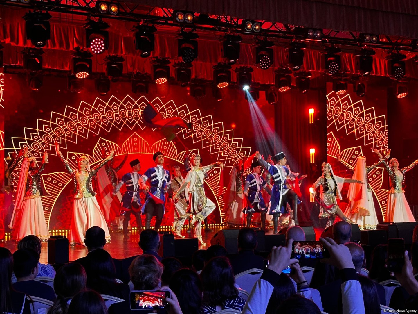 Şuşada beynəlxalq uşaq yaradıcılıq festivalı keçirilib (FOTO) (YENİLƏNİB)