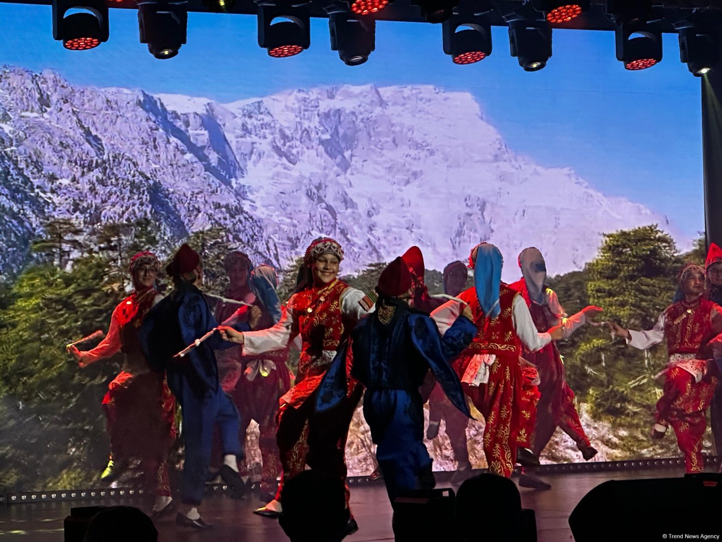 Şuşada beynəlxalq uşaq yaradıcılıq festivalı keçirilib (FOTO) (YENİLƏNİB)