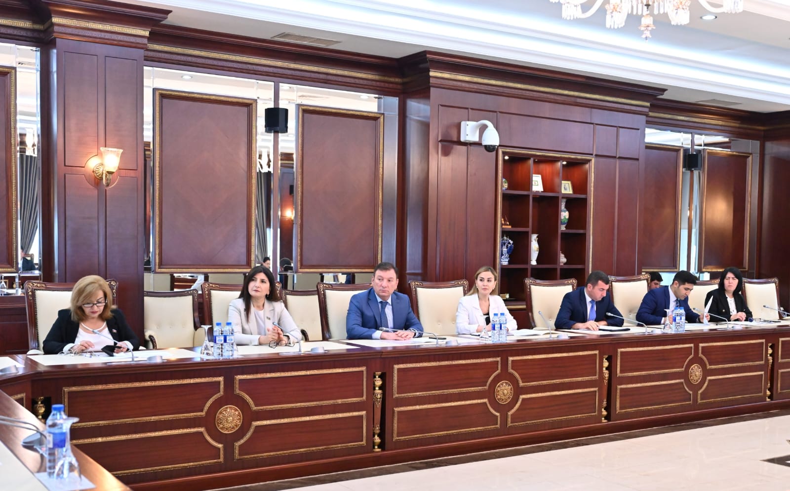 Ailə, qadın və uşaq məsələləri komitəsinin iclası keçirilib