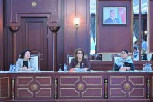 Ailə, qadın və uşaq məsələləri komitəsinin iclası keçirilib