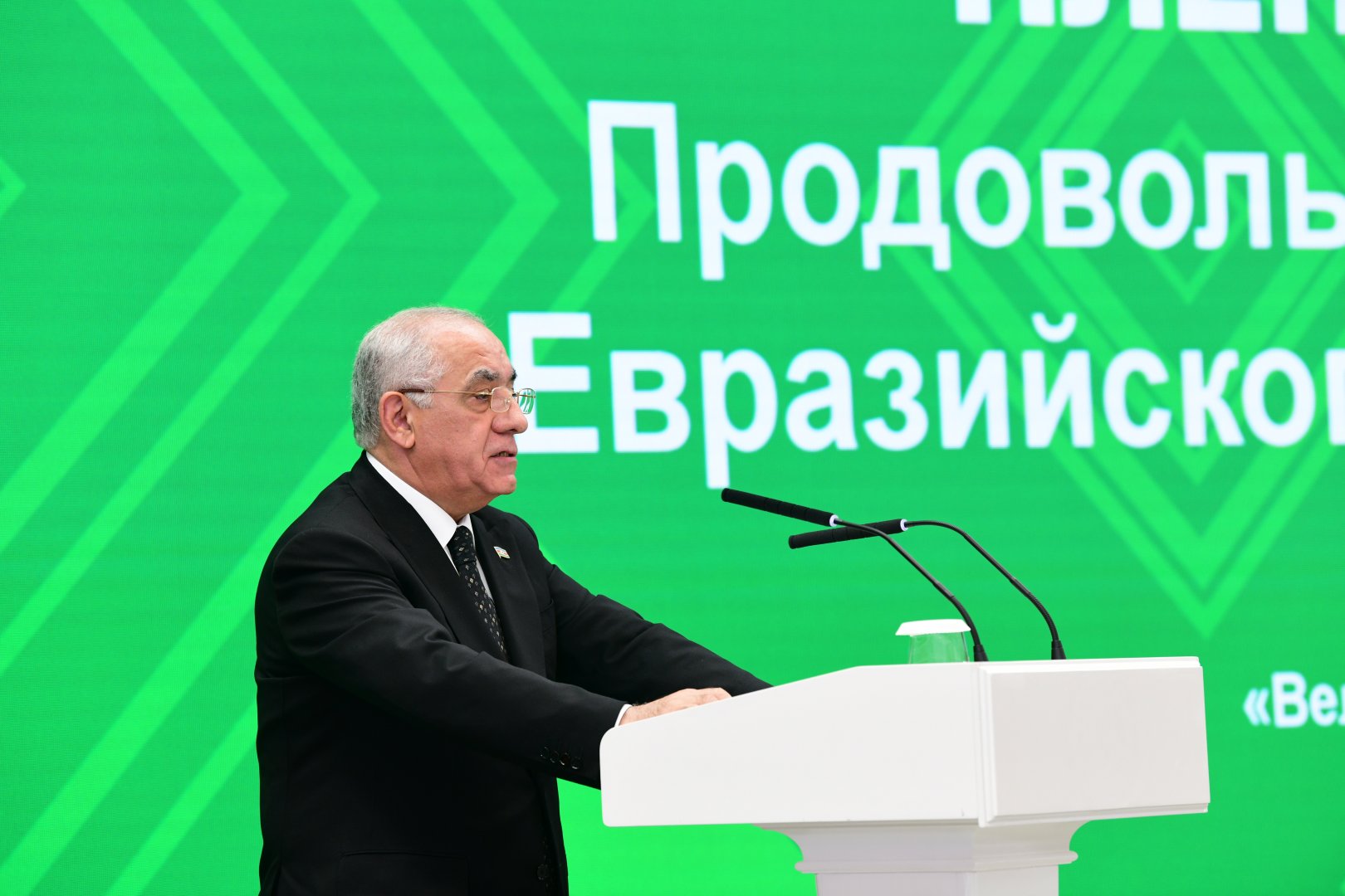 Ərzaq təhlükəsizliyinin təmin edilməsi Azərbaycanın strateji əhəmiyyətli prioritetlərindən biridir - Əli Əsədov