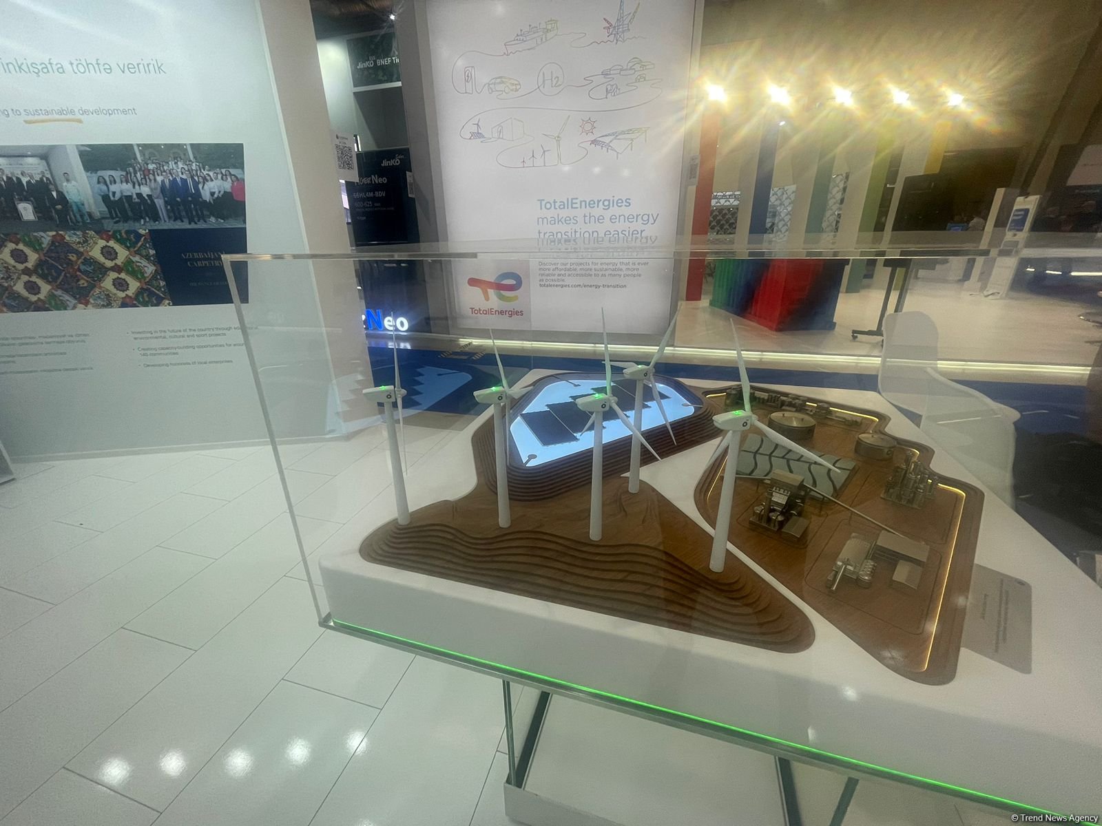 Bakı Enerji Həftəsi işini davam etdirir (FOTO)