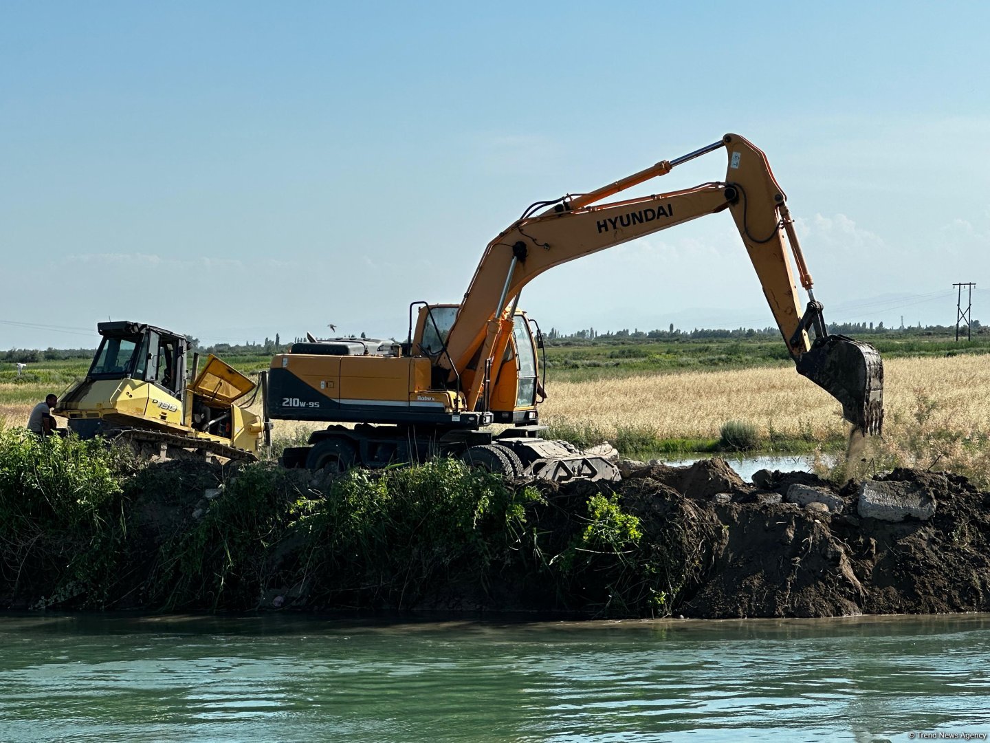 Yevlaxda Qarabağ kanalının bəndi uçdu - Ətraf əraziləri su basdı (FOTO)