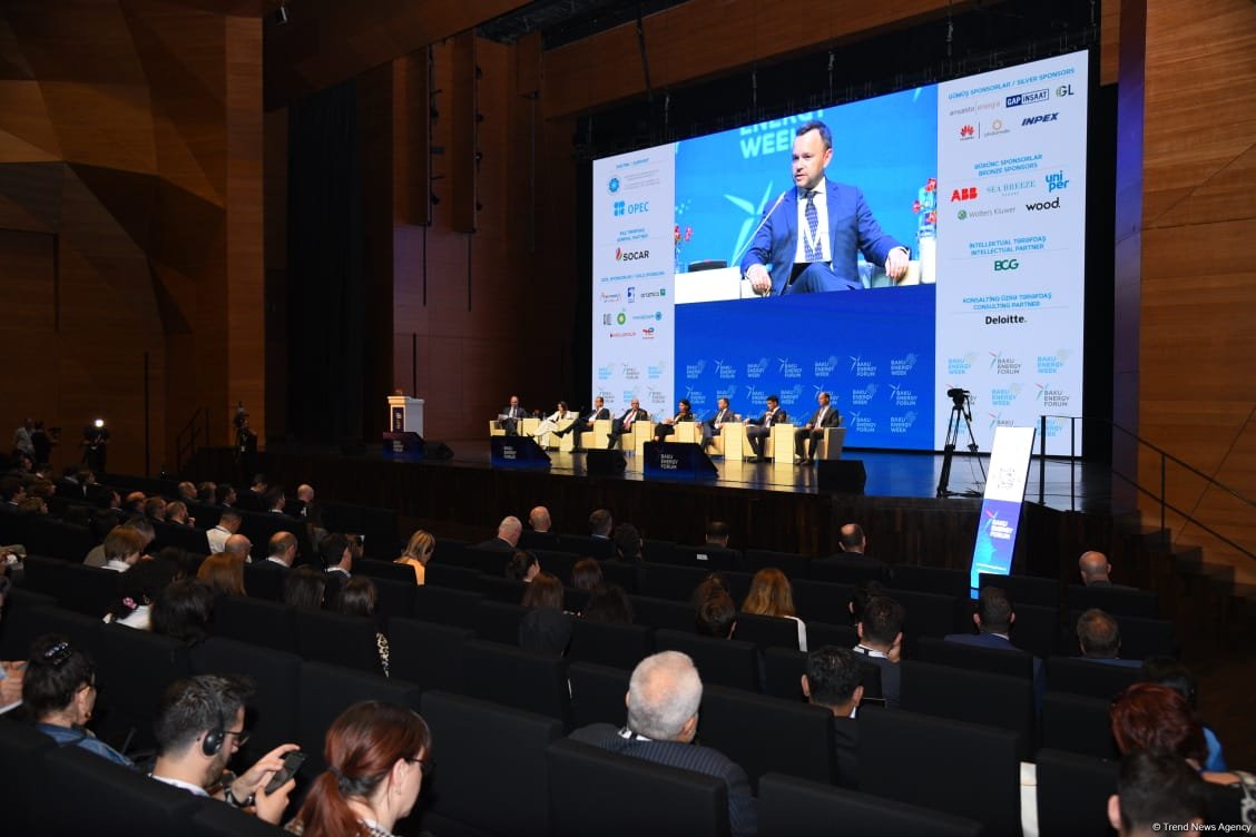 Bakı Enerji Forumu başa çatıb (FOTO) (YENİLƏNİB)