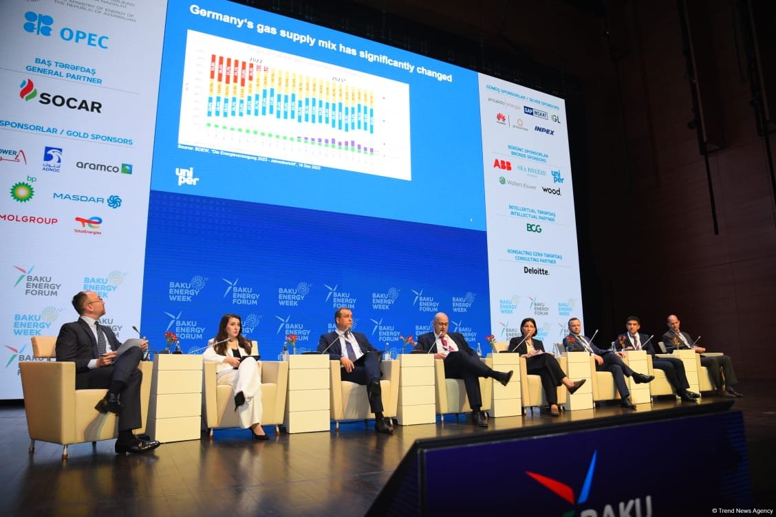 Bakı Enerji Forumu başa çatıb (FOTO) (YENİLƏNİB)
