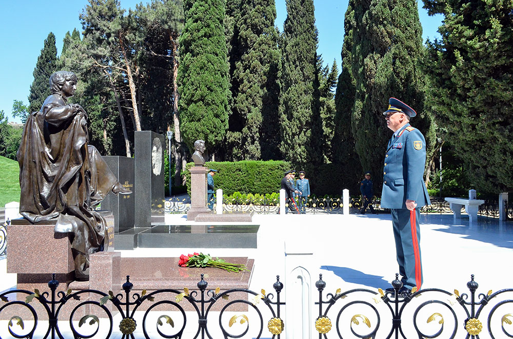 Azərbaycan və Qazaxıstan arasında hərbi əməkdaşlığa dair sənəd imzalanıb (FOTO)