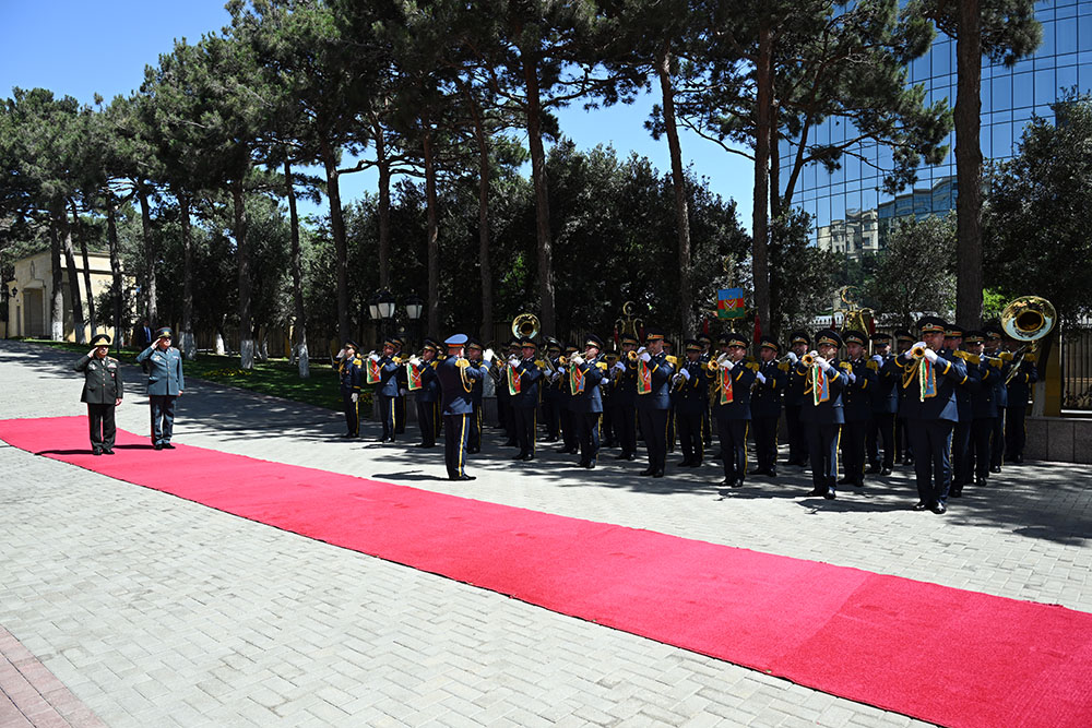 Azərbaycan və Qazaxıstan arasında hərbi əməkdaşlığa dair sənəd imzalanıb (FOTO)