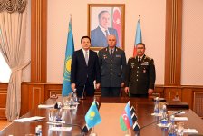 Azərbaycan və Qazaxıstan arasında hərbi əməkdaşlığa dair sənəd imzalanıb (FOTO)
