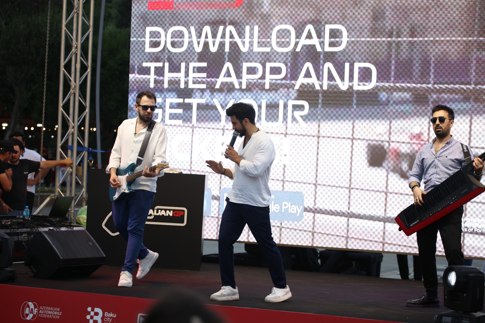 Bakıda ilk dəfə "Peking to Paris Motors Challenge" beynəlxalq yarışı keçirilib (FOTO)