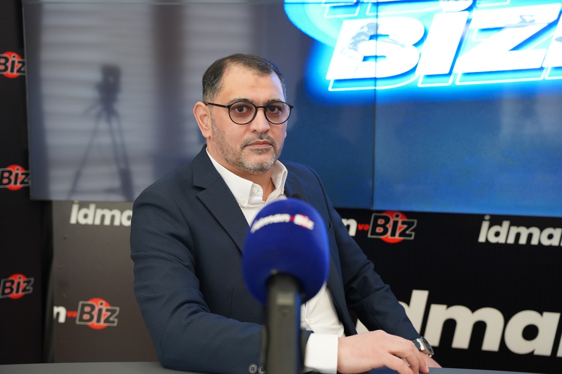 Meydanda rahat ola bilmirik - Millinin sabiq futbolçusu