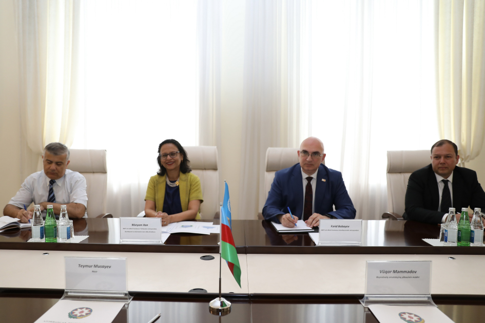 BMT-nin Əhali Fondu demoqrafiya ilə bağlı məsələlərdə Azərbaycan hökuməti ilə tərəfdaşlığını təsdiqləyir (FOTO)