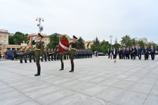 Milli Məclisin sədri Minsk şəhərində Zəfər abidəsini ziyarət edib (FOTO)