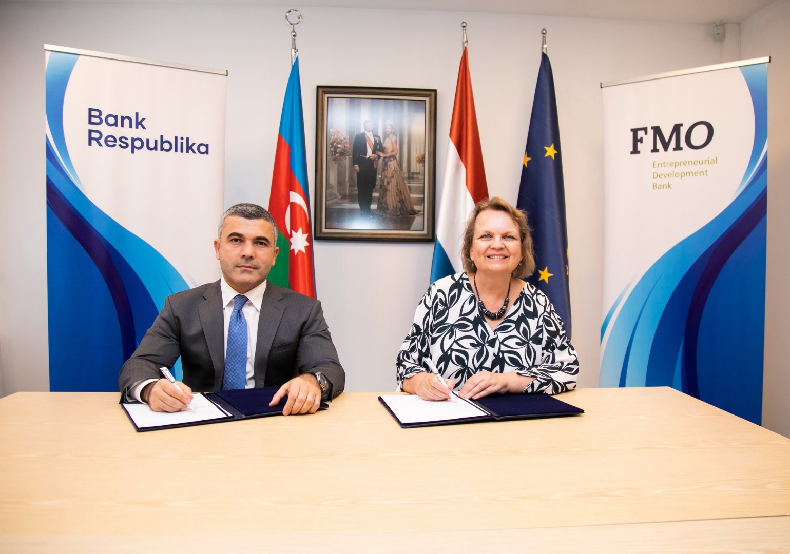 Bank Respublika və Niderland İnkişaf Bankı arasında növbəti iri həcmli kredit sazişi bağlandı (FOTO)