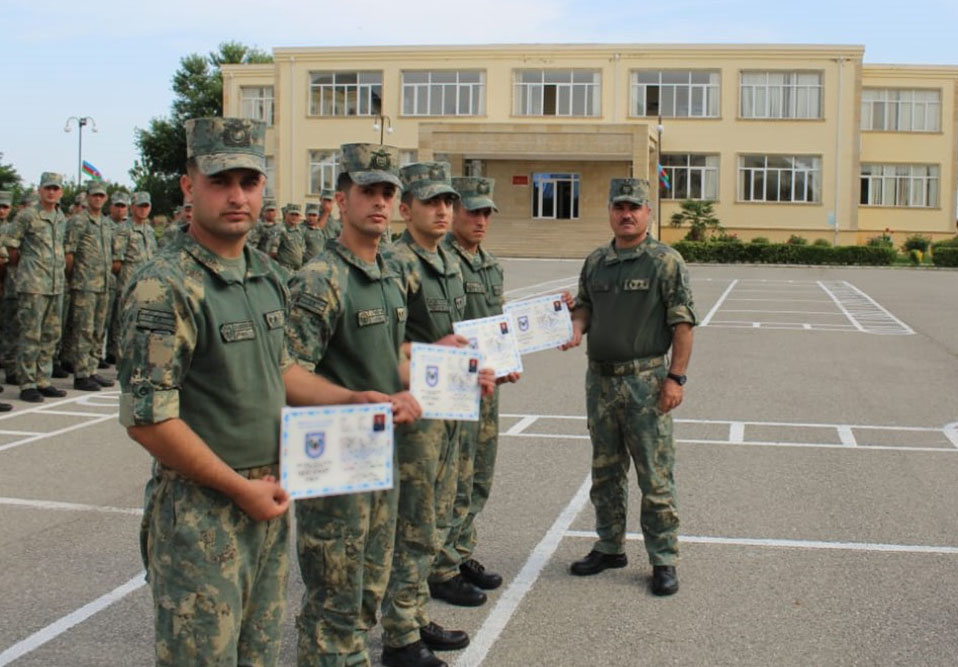 Növbəti “Zabit ixtisas hazırlığı kursu”nun buraxılış mərasimi keçirilib (FOTO)