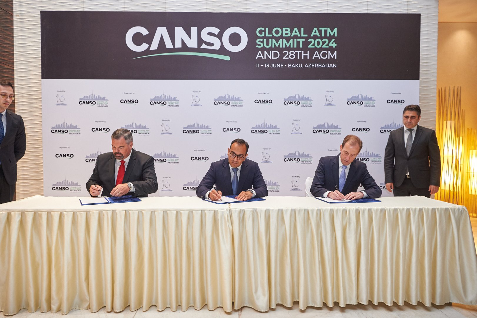 AZANS, “Aireon” və “Metron Aviation” mülki aviasiya sahəsində ən yeni rəqəmsal platformaların hazırlanması üçün tərəfdaşlıq haqqında razılıq əldə edib (FOTO)