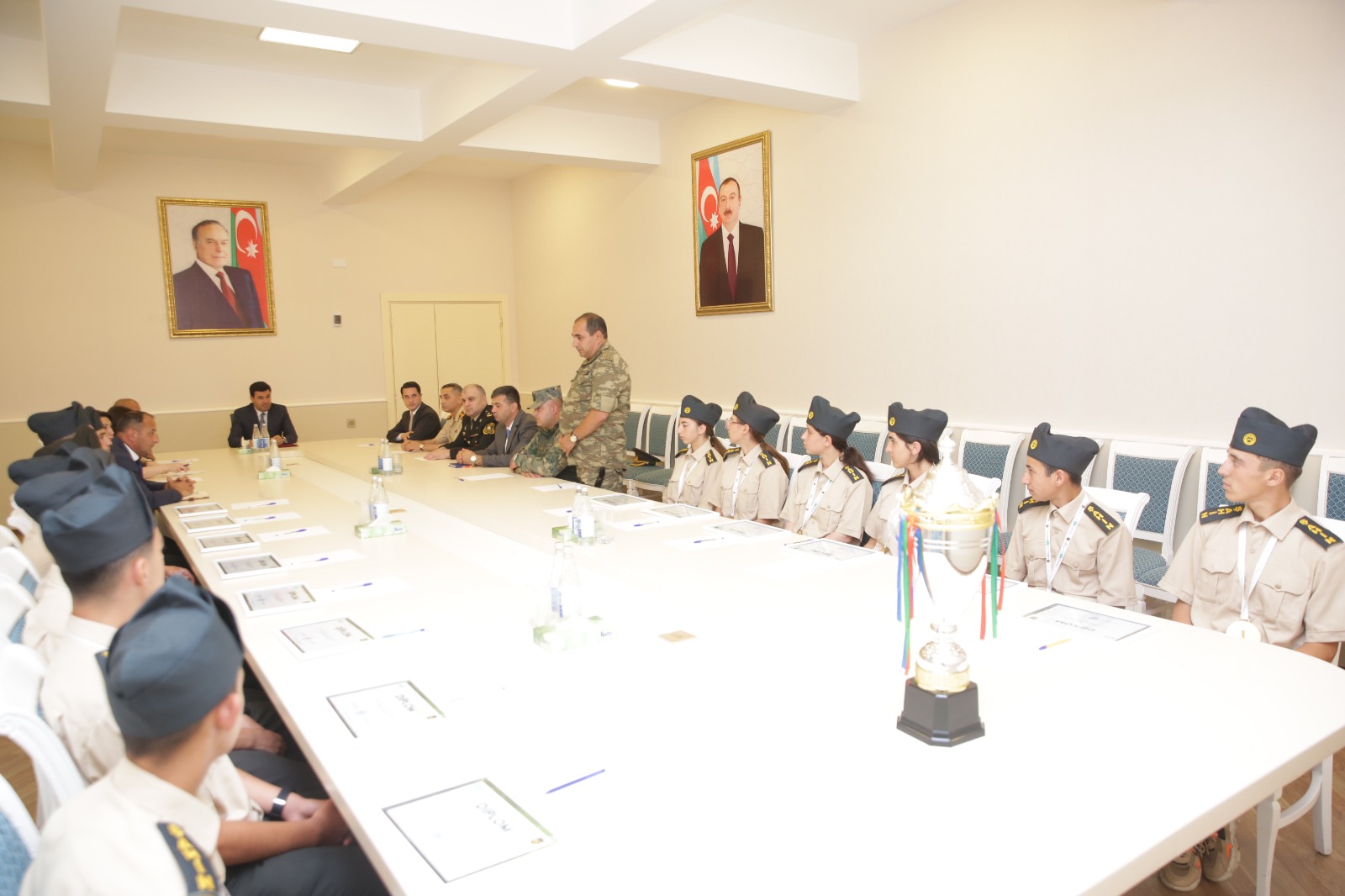 Xaçmazda respublika birincisi olan "Zəfər" komandasının üzvləri mükafatlandırılıb (FOTO)