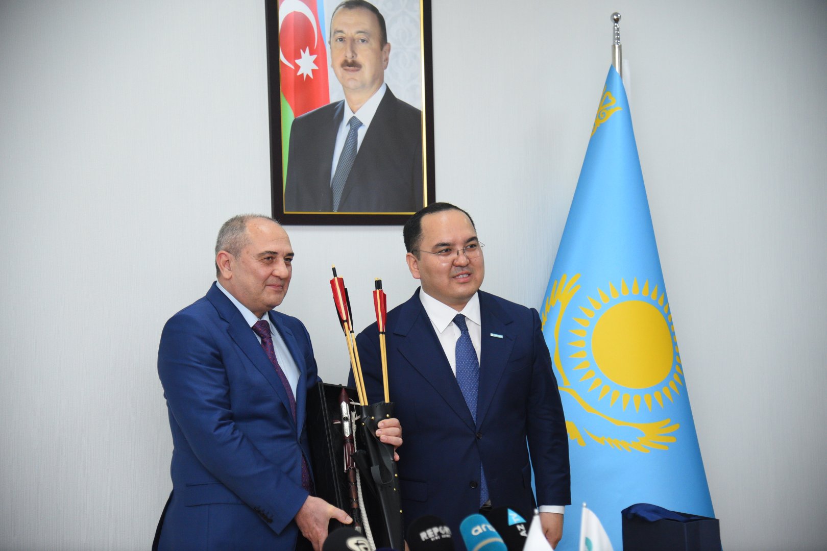 YAP ilə “AMANAT” partiyası arasında qarşılıqlı fəaliyyət və əməkdaşlıq haqqında Memorandum imzalanıb (FOTO)