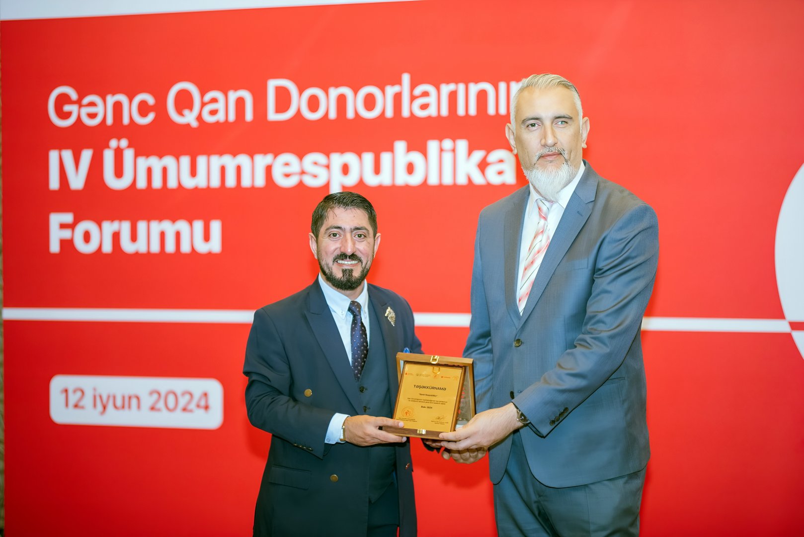 Bank Respublika qan donorluğunda fəal iştirakına görə mükafatlandırılıb (FOTO)
