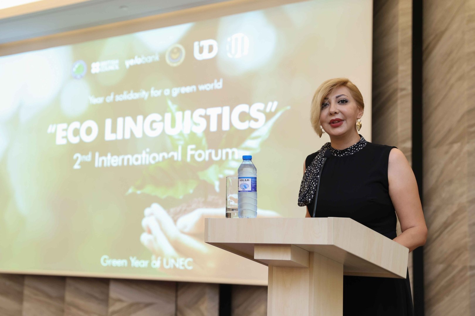 UNEC-də “Eko Dilçilik” mövzusunda Xarici Dil Müəllimlərinin II Beynəlxalq Forumu keçirilib (FOTO)