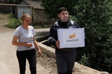 Daşkəsəndə aztəminatlı ailələrə bayram sovqatları təqdim edilib (FOTO)