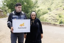 Daşkəsəndə aztəminatlı ailələrə bayram sovqatları təqdim edilib (FOTO)