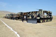 Baş Qərargah rəisi mühəndis bölmələrinin taktiki-xüsusi təlimini izləyib (FOTO)