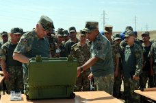Baş Qərargah rəisi mühəndis bölmələrinin taktiki-xüsusi təlimini izləyib (FOTO)