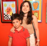 "Leonardo Art School Baku" tələbələrinin sərhədsiz fantaziyası - Bakıda keçirilən sərgidə parlaq rənglərin ardıcıllığı (FOTO)