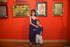 "Leonardo Art School Baku" tələbələrinin sərhədsiz fantaziyası - Bakıda keçirilən sərgidə parlaq rənglərin ardıcıllığı (FOTO)