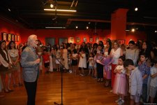 "Leonardo Art School Baku" tələbələrinin sərhədsiz fantaziyası - Bakıda keçirilən sərgidə parlaq rənglərin ardıcıllığı (FOTO)