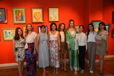 "Leonardo Art School Baku" tələbələrinin sərhədsiz fantaziyası - Bakıda keçirilən sərgidə parlaq rənglərin ardıcıllığı (FOTO)