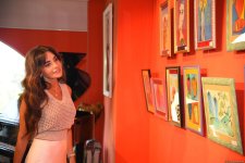 "Leonardo Art School Baku" tələbələrinin sərhədsiz fantaziyası - Bakıda keçirilən sərgidə parlaq rənglərin ardıcıllığı (FOTO)