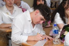 Qayğısız illərin "son zəng"i çalındı (FOTOREPORTAJ)